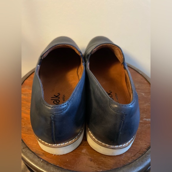 Soft Walk Whistle ll Navy Slip On Loafers. Size 9.5. - Picture 4 of 5
